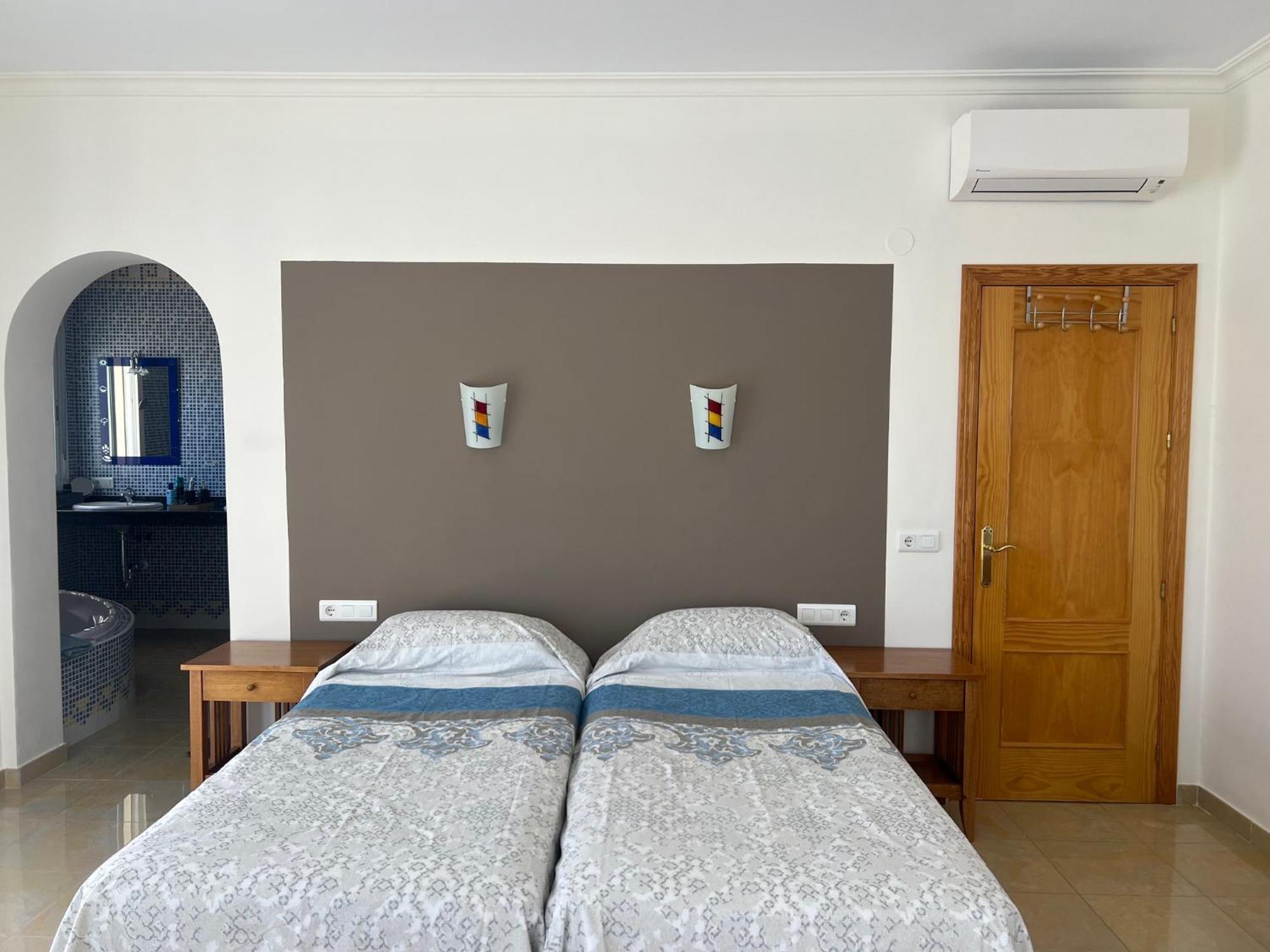 Villa Camakini With Heated Pool And Sea View Arenas  Exterior photo